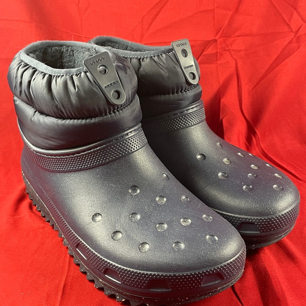 Women's Navy Blue Crocs Classic Lined Neo Puff Winter Boots WUS10